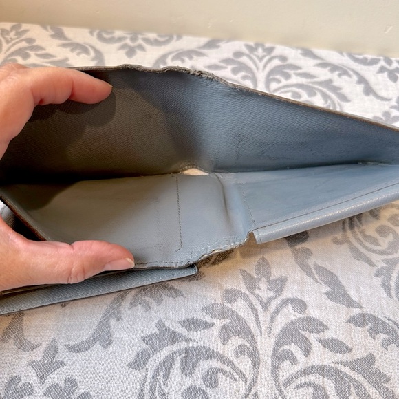 Louis Vuitton Men’s Tri Fold Gray Wallet - Picture 10 of 10